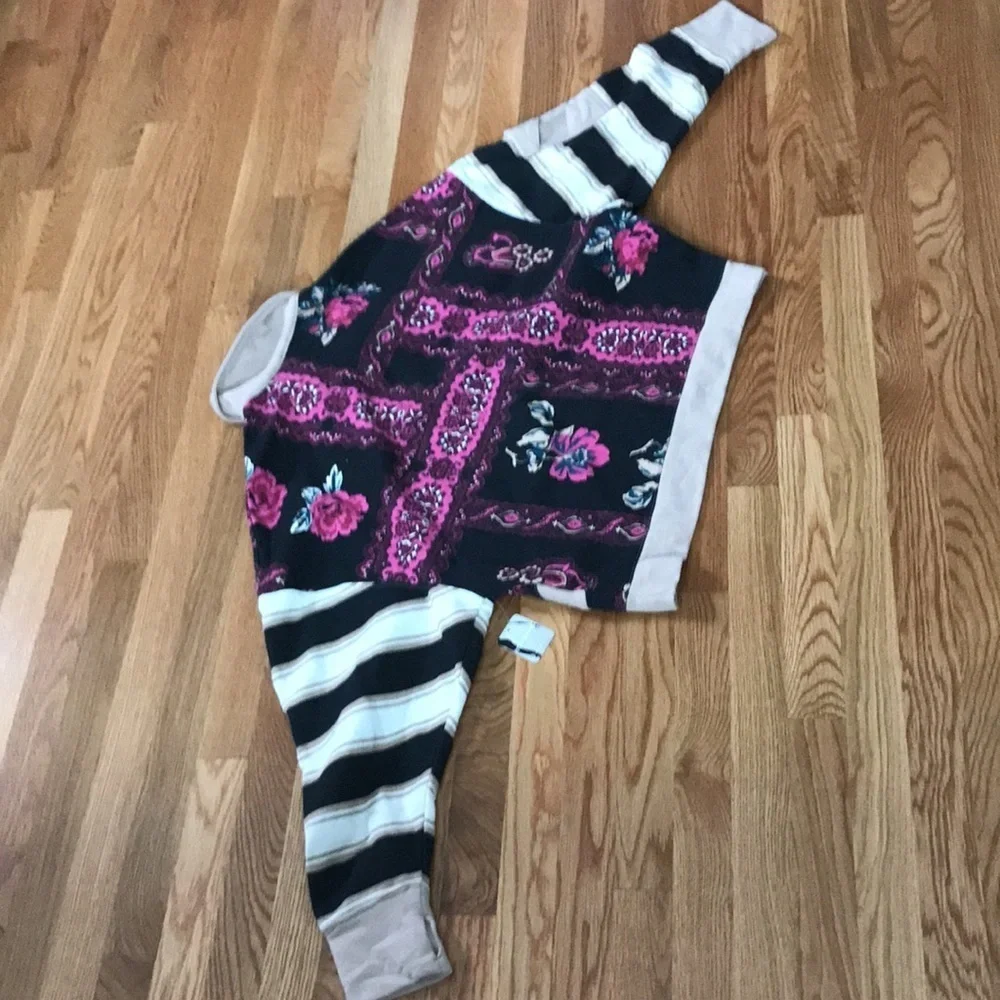 NWT Free People Overlapped Printed Sweatshirt Size Large